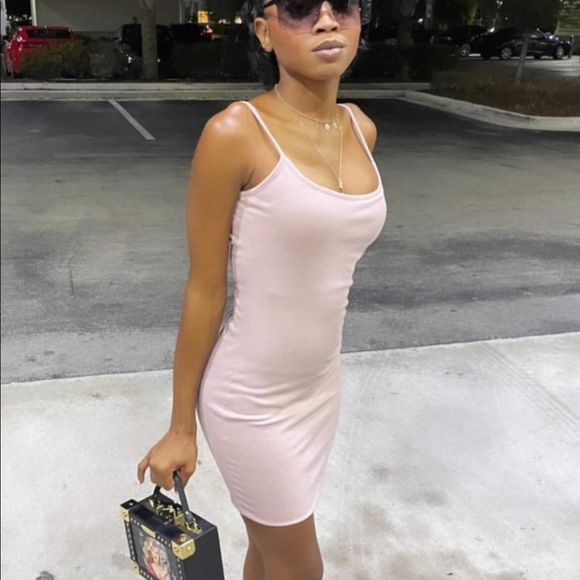 Simple mini dress - Picture 1 of 2